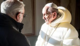 El Papa Francisco se hizo viral por su atuendo en una serie de fotos
