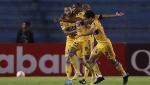 Tigres celebra la victoria ante el Motagua en la Conca