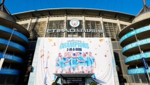 El Etihad Stadium ya luce la pancarta de campeones