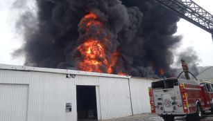 Se incendia fábrica de pinturas en San Pedro Xolostoc, Ecatepec; no hubo lesionados