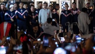 Afición rojiblanca llevó serenata a Chivas