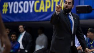 Ramón Díaz durante un partido de los Capitanes