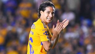 Tigres vs Chivas: Tiba Sepúlveda 'humilla' y manda al suelo a Diego Lainez en mano a mano