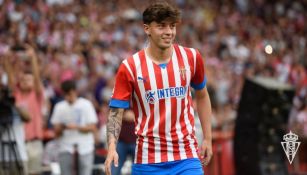 Jordan Carrillo seguirá en el Sporting de Gijón