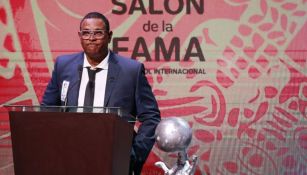 Antonio Carlos Santos durante una ceremonia del Salón de la Fama