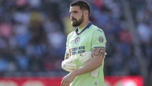 Andrés Gudiño en un partido de Cruz Azul