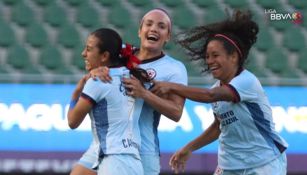 Carmona festejando el gol con Cruz Azul Femenil 