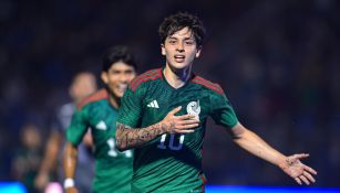 El futbolista mexicano charló en entrevista para RÉCORD