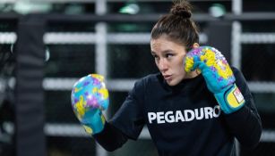 Alexa Grasso entrenando para su próxima pelea