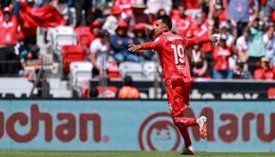 Toluca derrota en casa a Querétaro con doblete de Edgar López