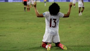 Eduard Bello celebrando su gol con Venezuela 