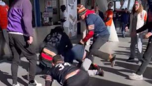¡De mal en peor! Aficionados de los Bears protagonizan pelea en el estadio