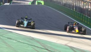 Fernando Alonso y 'Checo' luchando por el podio 