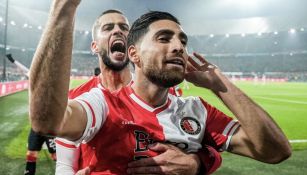 Feyenoord venció al AZ Alkmaar y se acerca al PSV