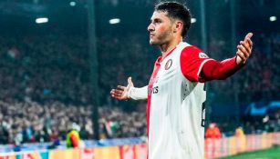 Santi Giménez en celebración de gol con Feyenoord