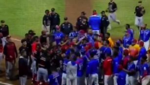 ¡Impresionante! Festejo desata batalla campal en Final de la Liga Venezolana de Beisbol