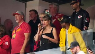 Padres de Taylor Swift y Travis Kelce estuvieron en el Super Bowl