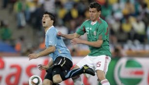 Moreno y Suárez en un partido del Mundial del 2010