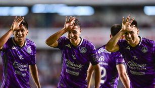 Mazatlán con un jugador más por 80 minutos rompe la racha ganadora de Querétaro