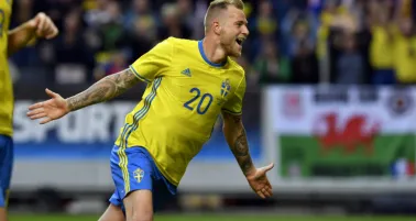 Jhon Guidetti celebra gol contra Gales