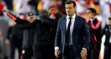 Dunga en un partido con Brasil