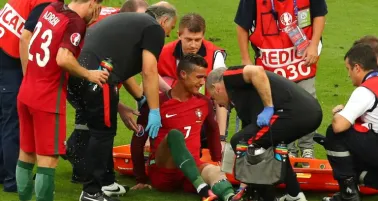 CR7 llora tras recibir las asistencias en la Final de Euro