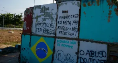 Quejas pintadas en una pared en Brasil previo a Río 