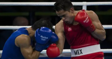 El pugilista Misael Rodríguez durante el combate frente a Hosam Abdin