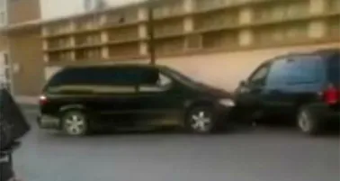 #LadyCelos golea su camioneta contra la de su antiguo amor