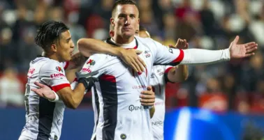 Leo Ramos festeja uno de sus goles ante Xolos 