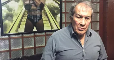 Perro Aguayo en sesión fotográfica