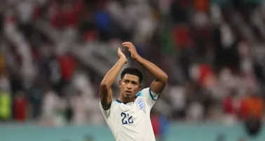 Fan qatarí le pide a Jude Bellingham que llegue al Real Madrid