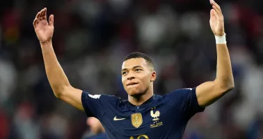 Mbappé quiso levantar el ánimo de sus compañeros