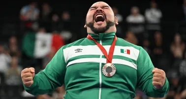 París 2024: José de Jesús Castillo conquista el bronce en powerlifting 107kg 