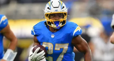 JK Dobbins firma contrato con los Denver Broncos