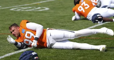 Zach Allen firma una extensión de contrato con Denver Broncos