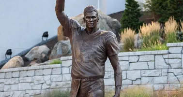 La estatua de Brady afuera del Gillette Stadium