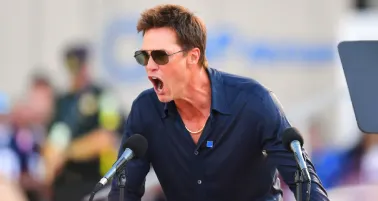 Tom Brady se burla de los Jets de Nueva York al develar su estatua: "tendrán donde arrojar su cerveza"