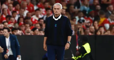 ¡Edson Álvarez se queda sin técnico! Fenerbahçe despide a José Mourinho 