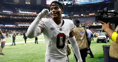 Arizona, sin problemas, supera 20-13 a los Saints en su primer partido de la temporada