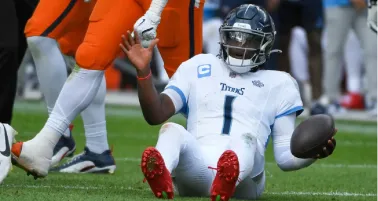 Broncos arruinan el debut de Cam Ward, la primera selección del Draft