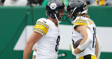 Rodgers brilla en su regreso a Nueva York y da triunfo a Steelers sobre Jets