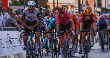 Isaac del Toro 'embiste' de nuevo y logró su cuarta victoria al hilo en Italia