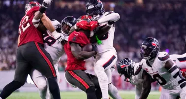 Tampa Bay venció a los Texans en los minutos finales