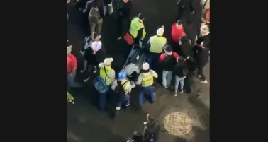 Trasladan en camilla a personas desmayadas durante concierto de La Arrolladora en el Zócalo