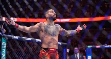 Topuria vuelve a retar a Crawford y a Canelo