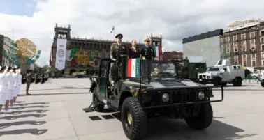 Sheinbaum encabeza histórico desfile del 16 de septiembre en el Zócalo capitalino