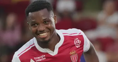 Fati tuvo sus primeros minutos en Francia y marcó doblete