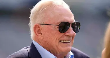 Jerry Jones envía mensaje a Micah Parsons antes de su esperado regreso a Dallas