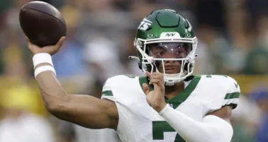 Justin Fields regresa a la titularidad tras lesionarse